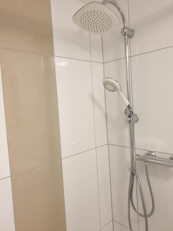 Moderne Einliegerwohnung Amara - Friedrichshafen Am Bodensee Exteriör bild